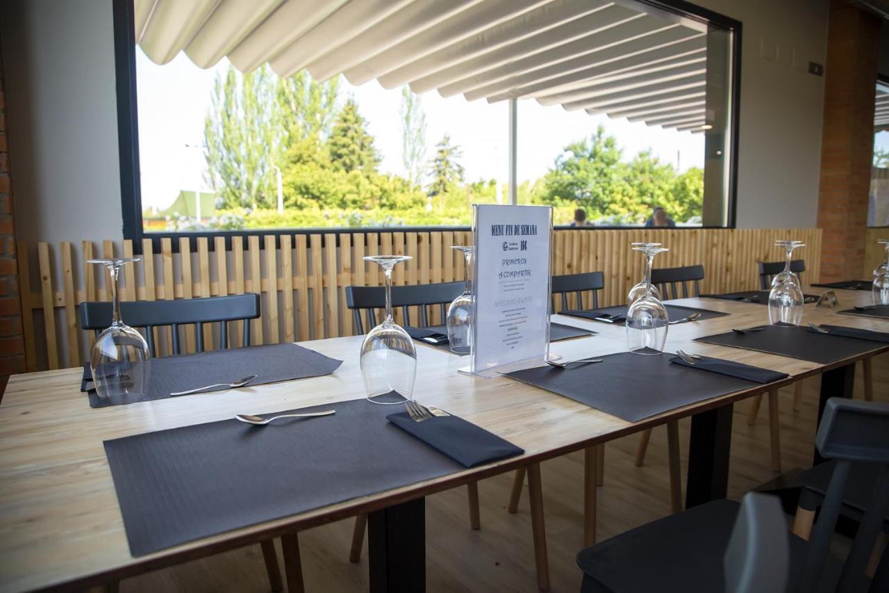 Hostal Restaurante Cuatro Caminos Cubillos del Sil Екстер'єр фото
